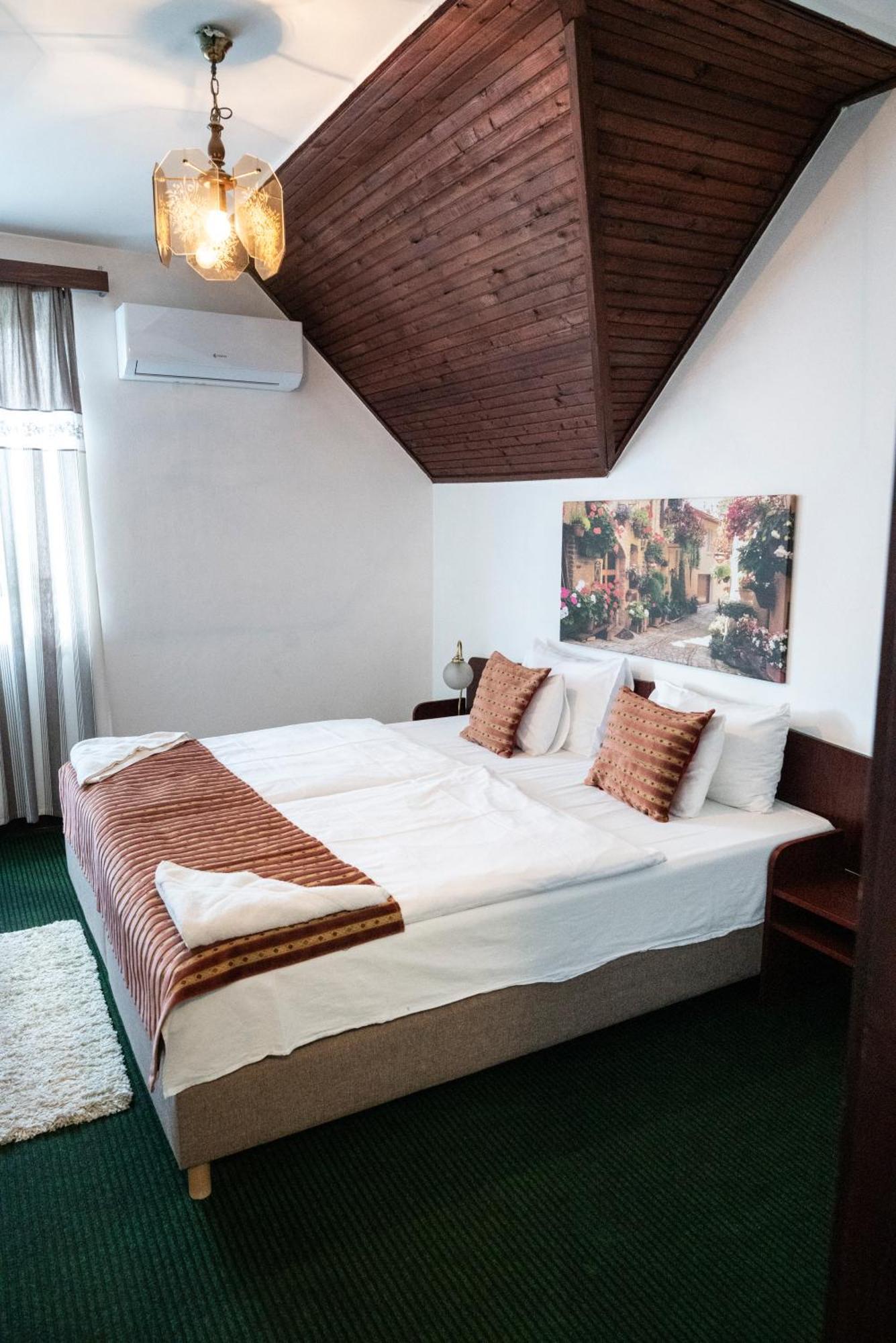 Bagoly Fogado Hotell Gyömrő Exteriör bild