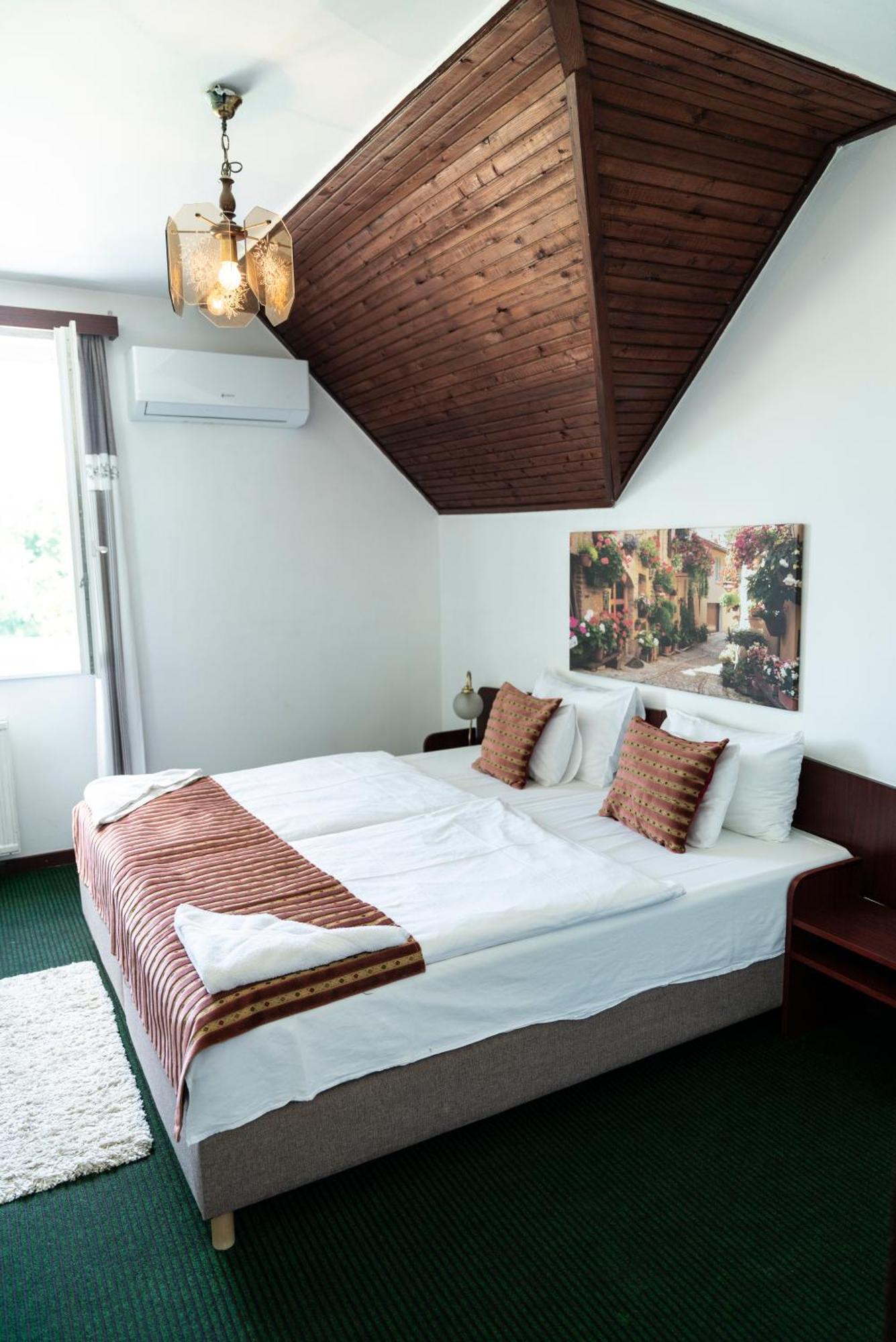 Bagoly Fogado Hotell Gyömrő Exteriör bild
