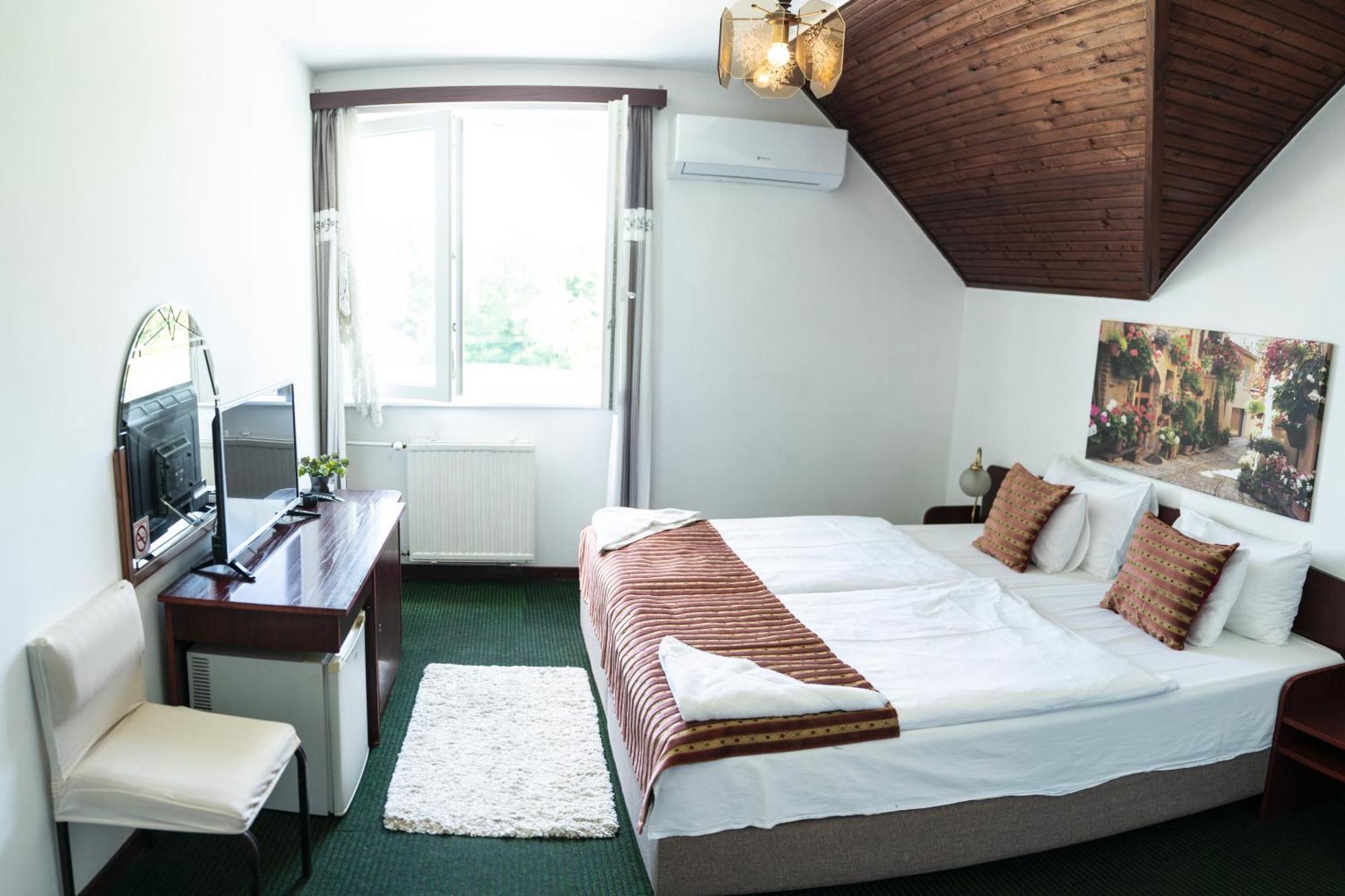 Bagoly Fogado Hotell Gyömrő Exteriör bild